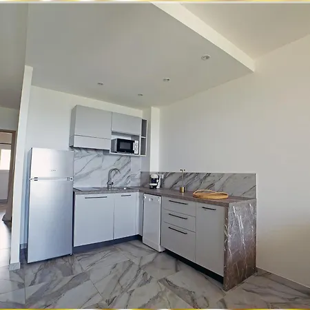 Апартаменты Roc E Mare