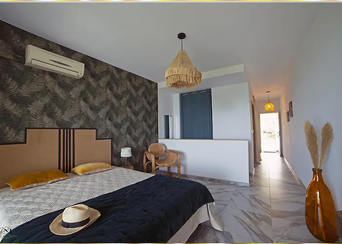 Roc E Mare LʼÎle-Rousse